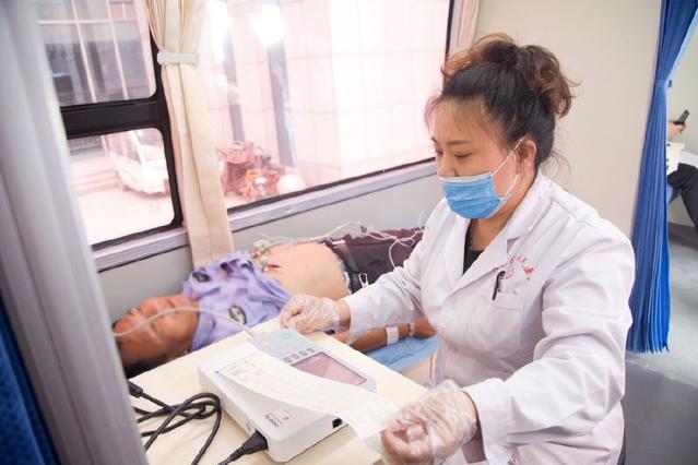 去醫(yī)院體檢已過時(shí)，移動(dòng)醫(yī)療車讓體檢更便捷